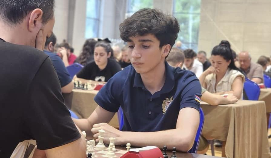 ：亚美尼亚国际象棋大师成为国际象棋闪电战锦标赛冠军